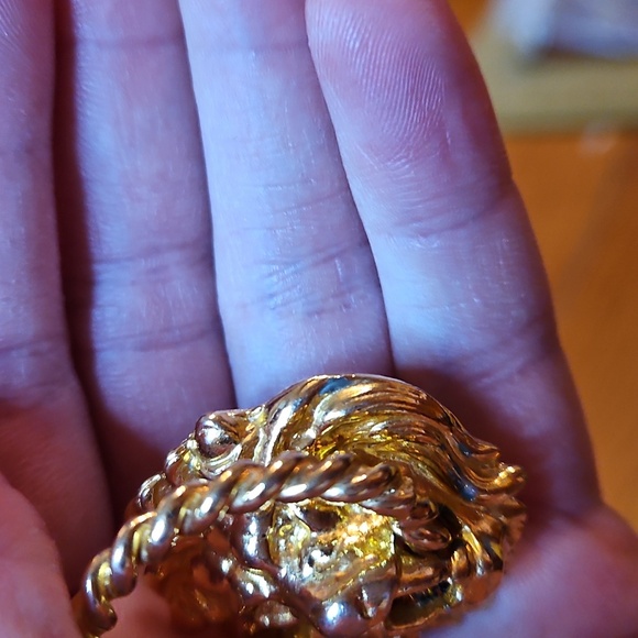 Vintage Gold Lion Head Earrings with Braided Ring and Copper Accents Clip ons - Picture 6 of 10